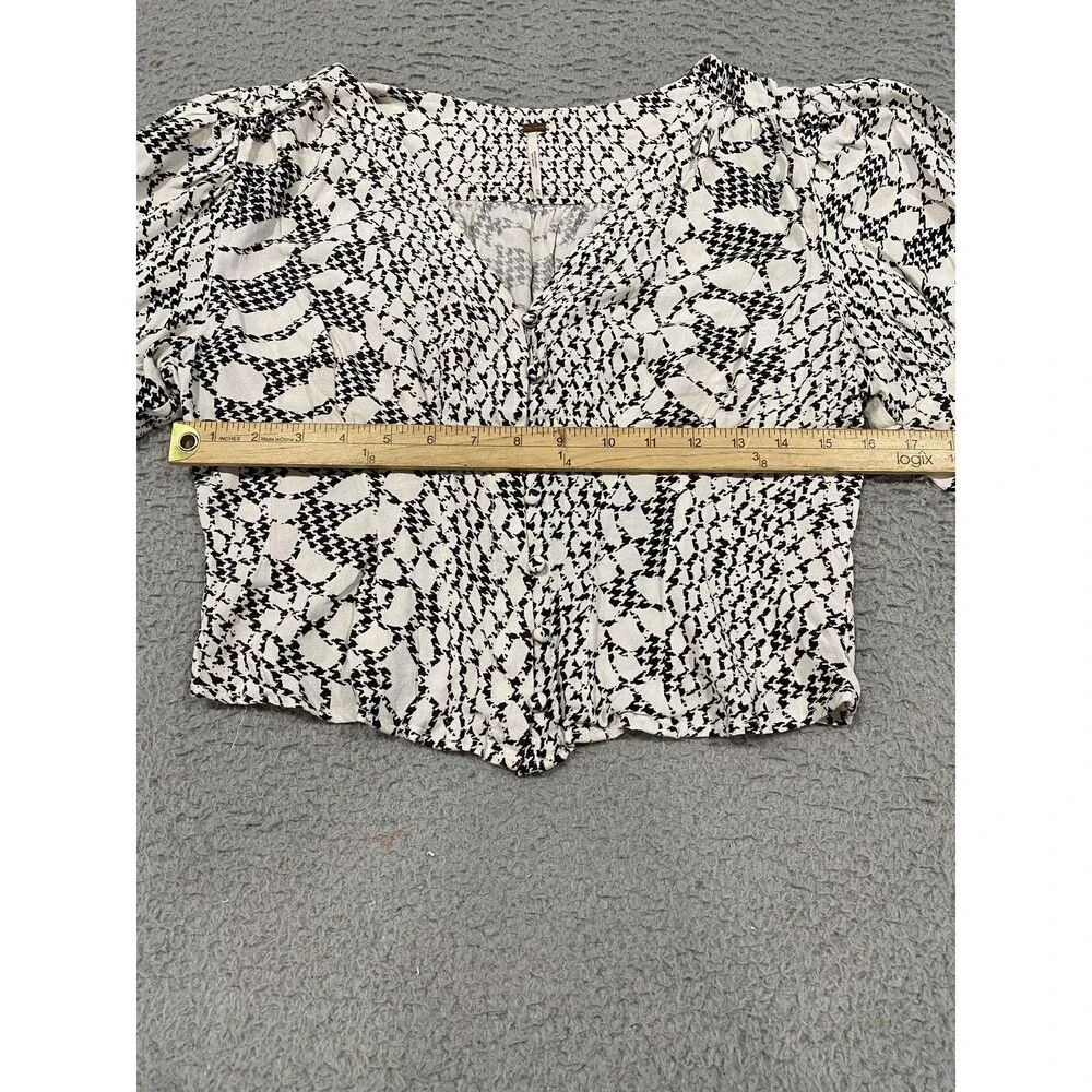 Free People Blouse Womens Medium White Black Animal Print Cropped Puff Sleeve